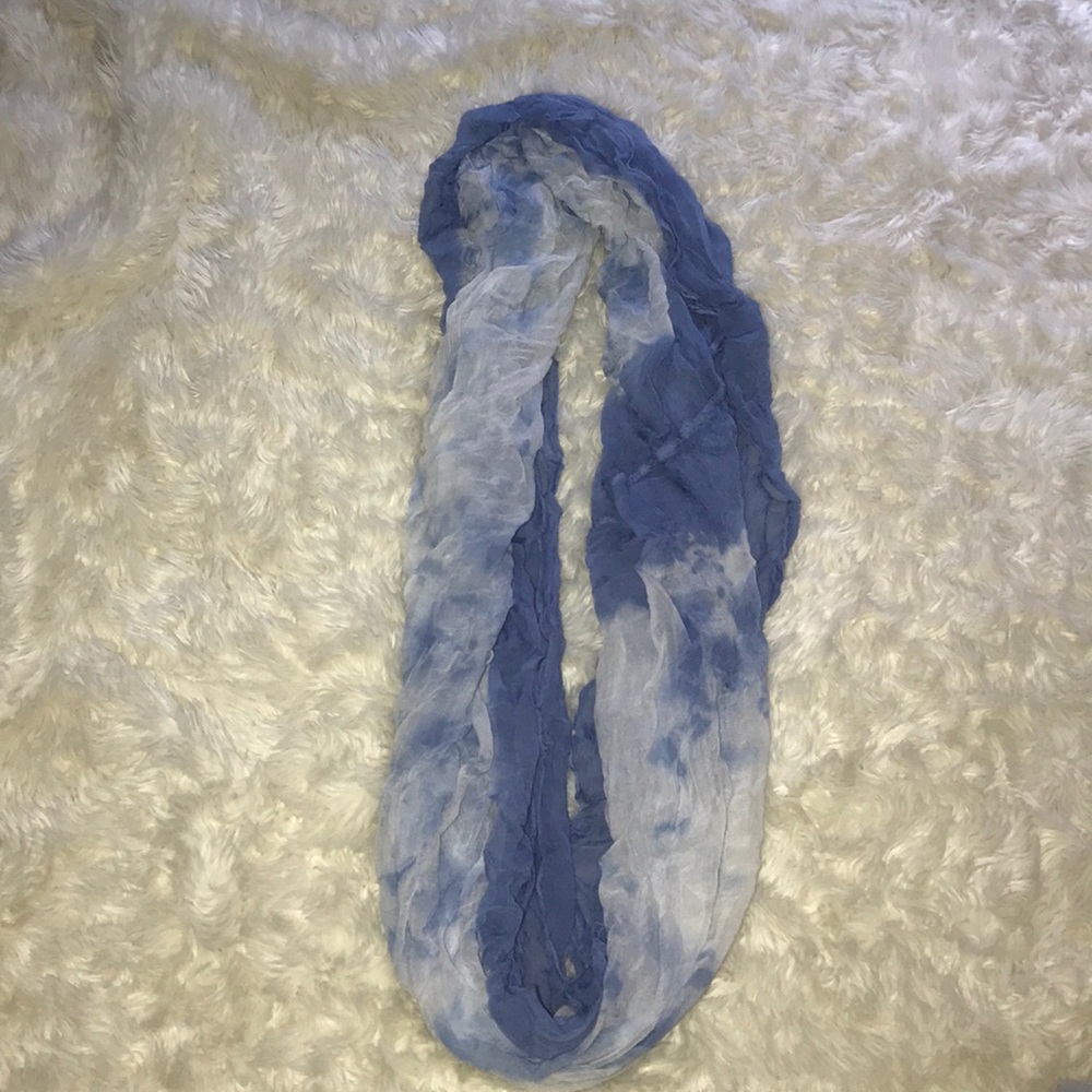 Stunning cloud print scarf